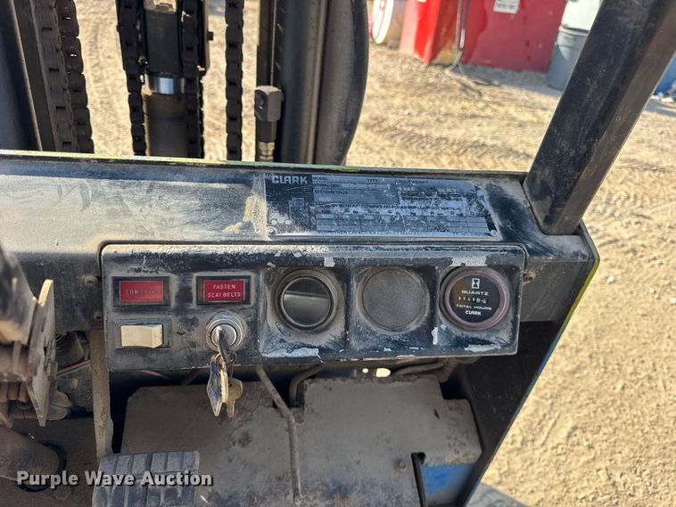 image for item EF2194 Clark GCX30 forklift