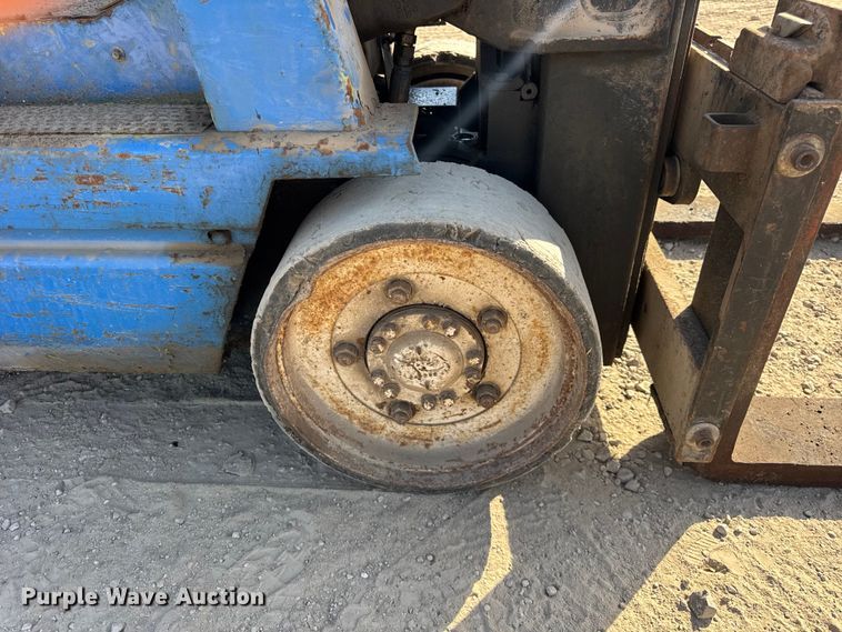 image for item EF2194 Clark GCX30 forklift