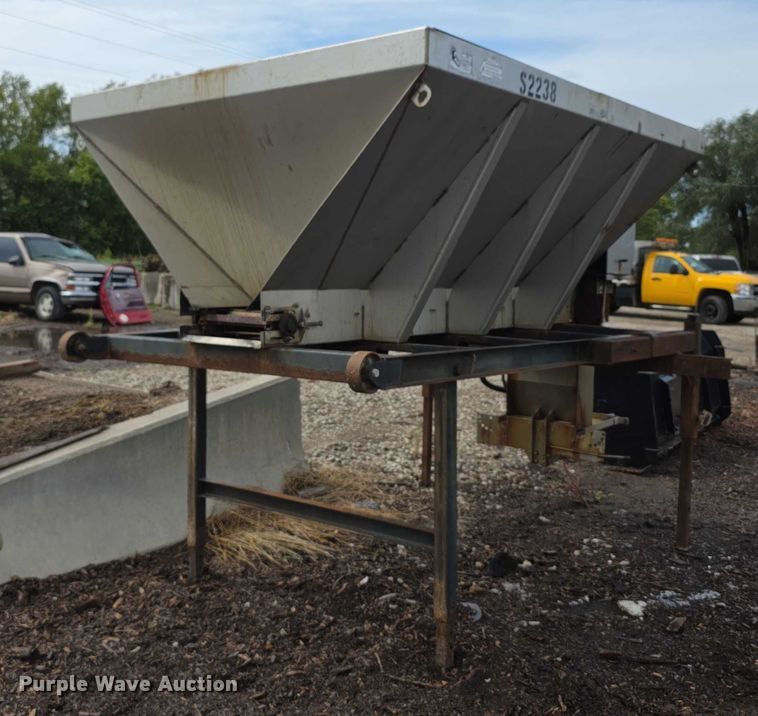 image for item EF3802 Henderson STFSMx8x126928 spreader