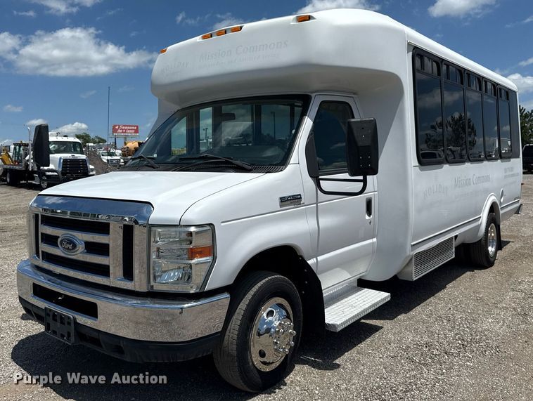 2013 Ford E450 Super Duty