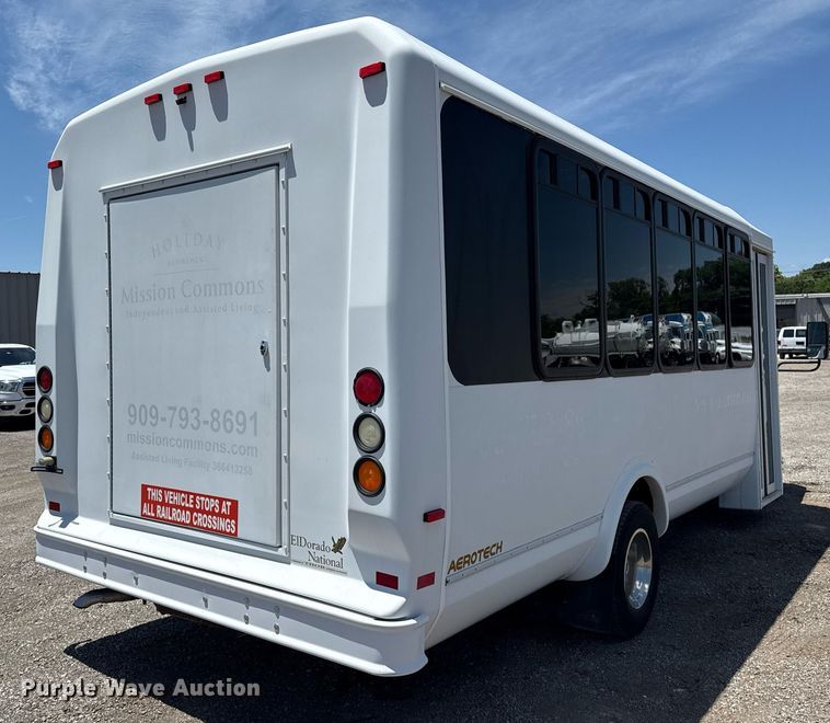 image for item EG5962 2013 Ford E450 Super Duty shuttle bus