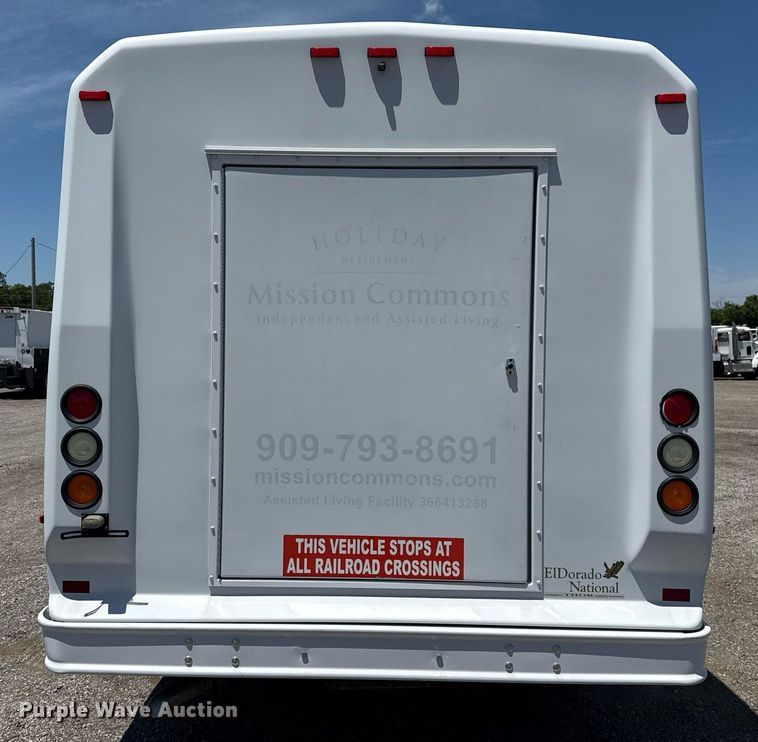 image for item EG5962 2013 Ford E450 Super Duty shuttle bus