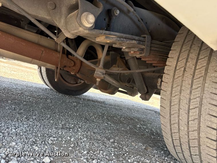 image for item EG5962 2013 Ford E450 Super Duty shuttle bus