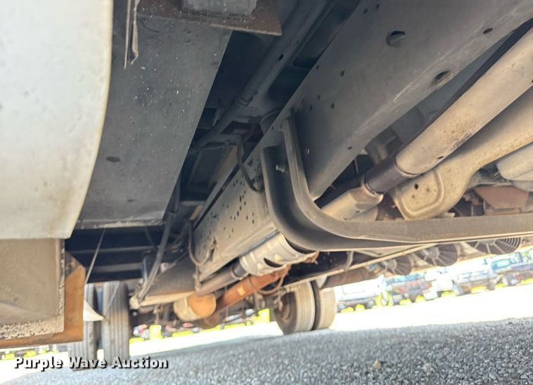 image for item EG5962 2013 Ford E450 Super Duty shuttle bus