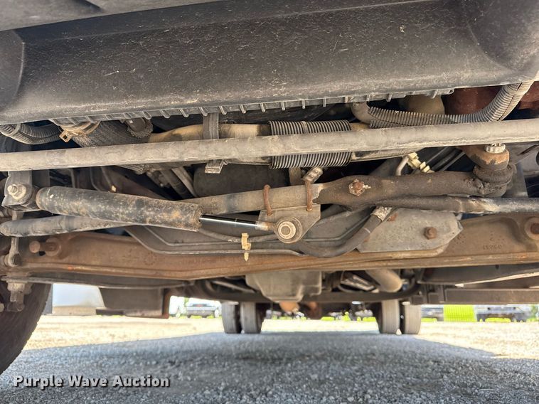 image for item EG5962 2013 Ford E450 Super Duty shuttle bus