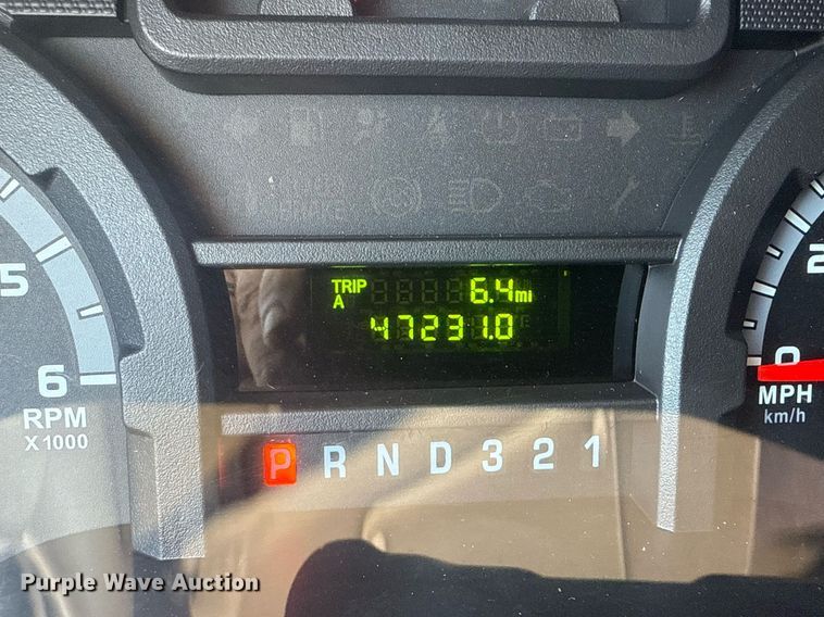 image for item EG5962 2013 Ford E450 Super Duty shuttle bus