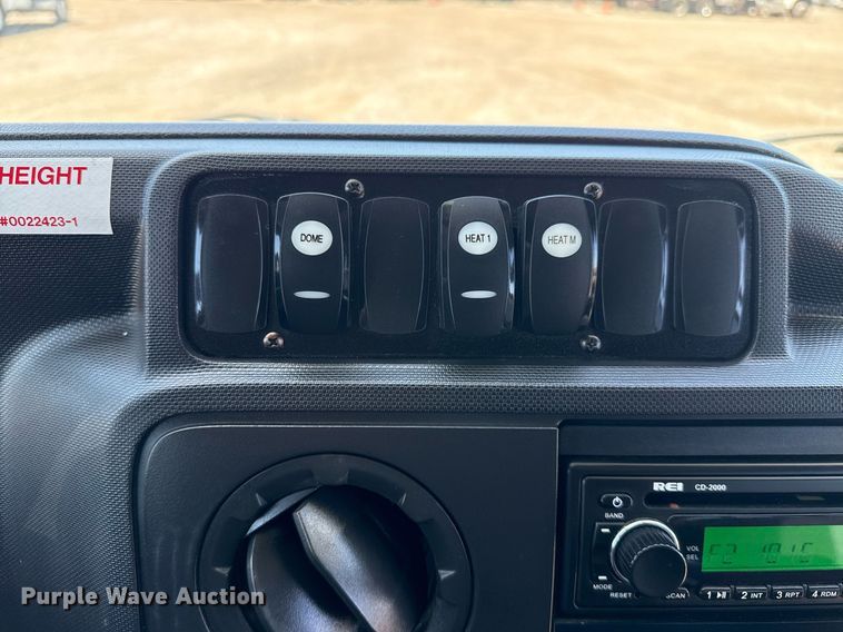 image for item EG5962 2013 Ford E450 Super Duty shuttle bus