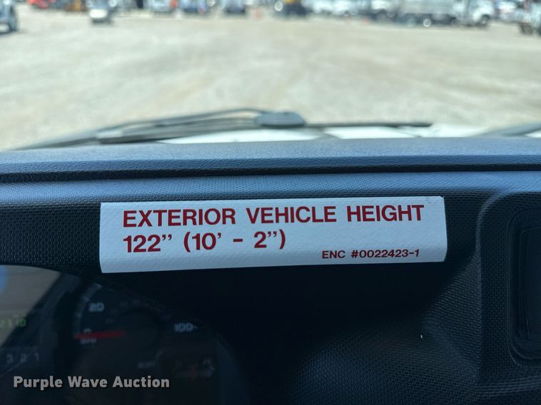 image for item EG5962 2013 Ford E450 Super Duty shuttle bus