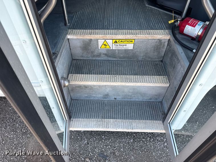 image for item EG5962 2013 Ford E450 Super Duty shuttle bus