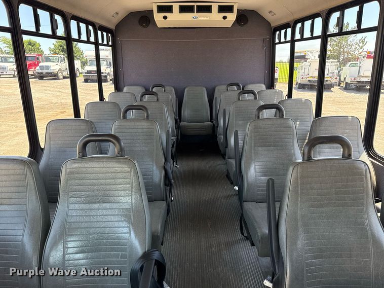 image for item EG5962 2013 Ford E450 Super Duty shuttle bus