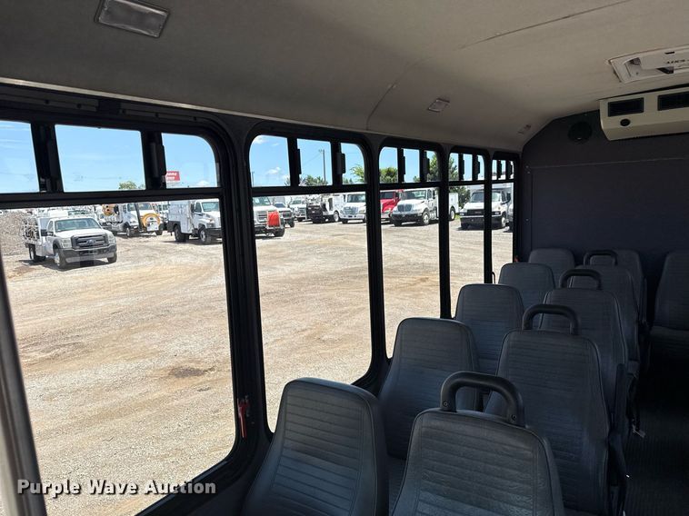 image for item EG5962 2013 Ford E450 Super Duty shuttle bus