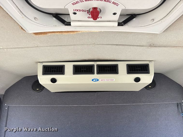 image for item EG5962 2013 Ford E450 Super Duty shuttle bus