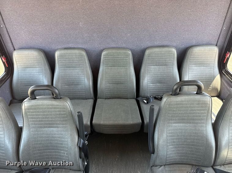 image for item EG5962 2013 Ford E450 Super Duty shuttle bus