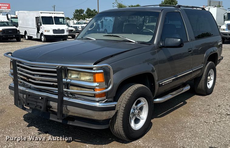 image for item EG6105 1999 Chevrolet Tahoe SUV