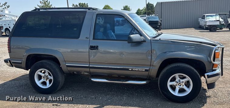 image for item EG6105 1999 Chevrolet Tahoe SUV