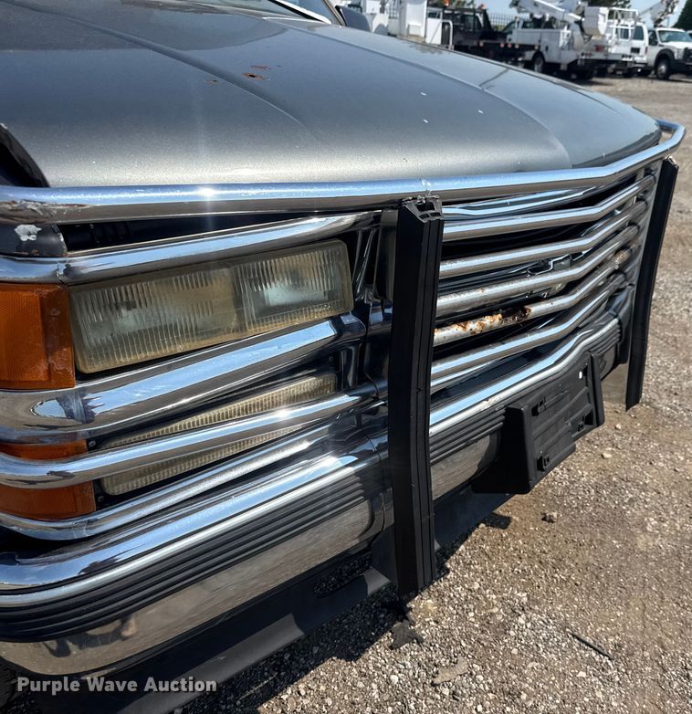 image for item EG6105 1999 Chevrolet Tahoe SUV