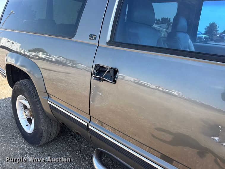 image for item EG6105 1999 Chevrolet Tahoe SUV