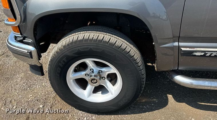 image for item EG6105 1999 Chevrolet Tahoe SUV