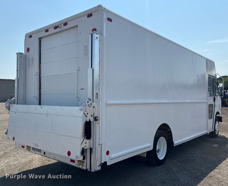 image for item EG6106 2010 Workhorse W62 delivery truck