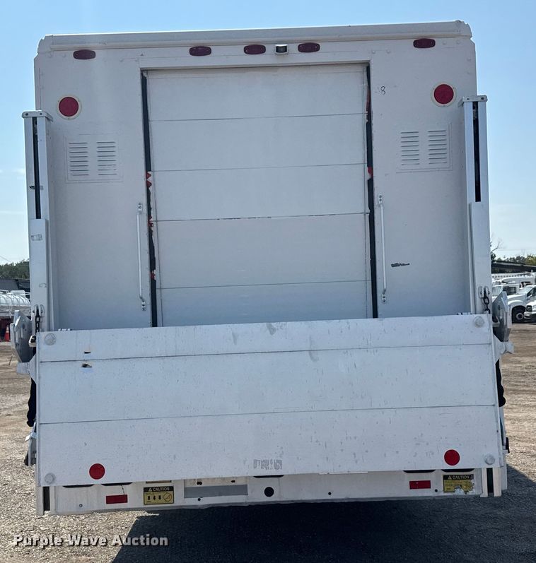 image for item EG6106 2010 Workhorse W62 delivery truck