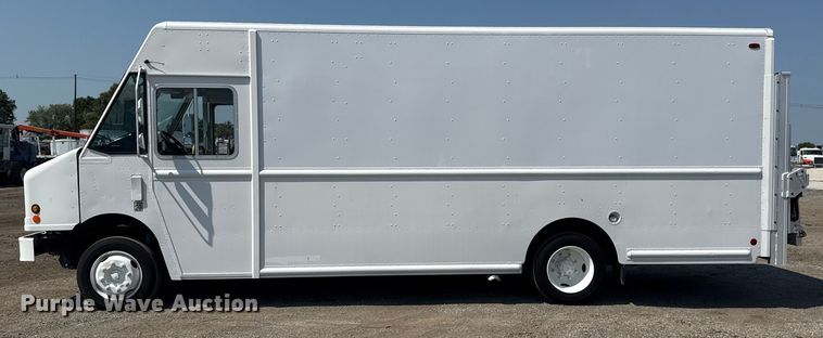 image for item EG6106 2010 Workhorse W62 delivery truck