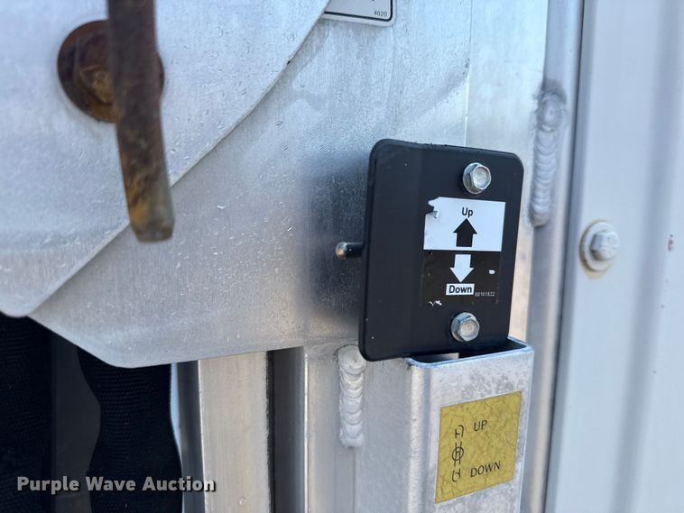 image for item EG6106 2010 Workhorse W62 delivery truck