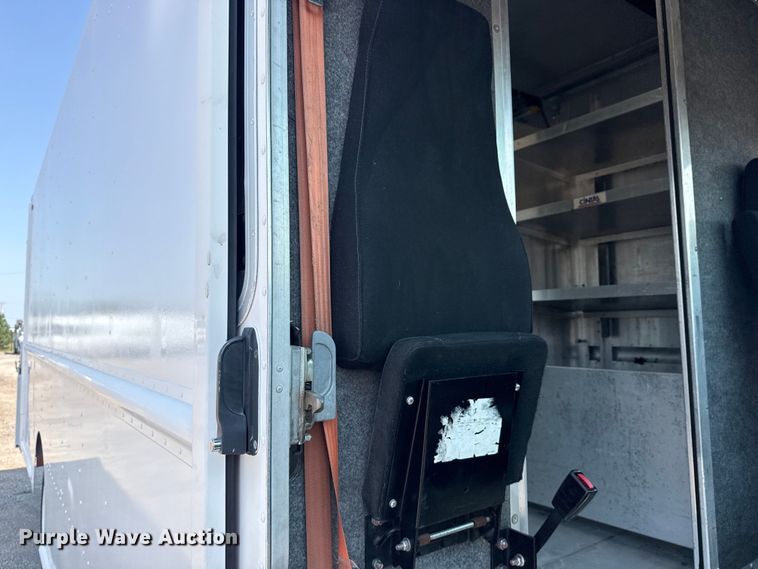 image for item EG6106 2010 Workhorse W62 delivery truck