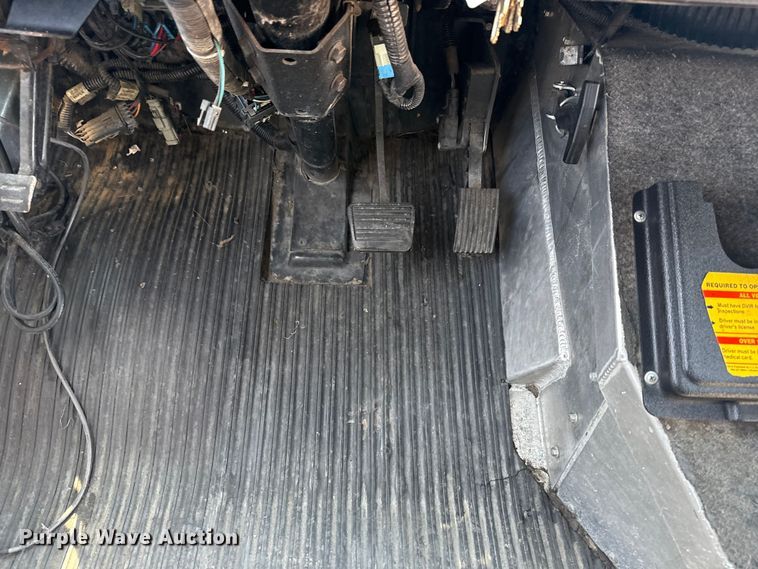 image for item EG6106 2010 Workhorse W62 delivery truck