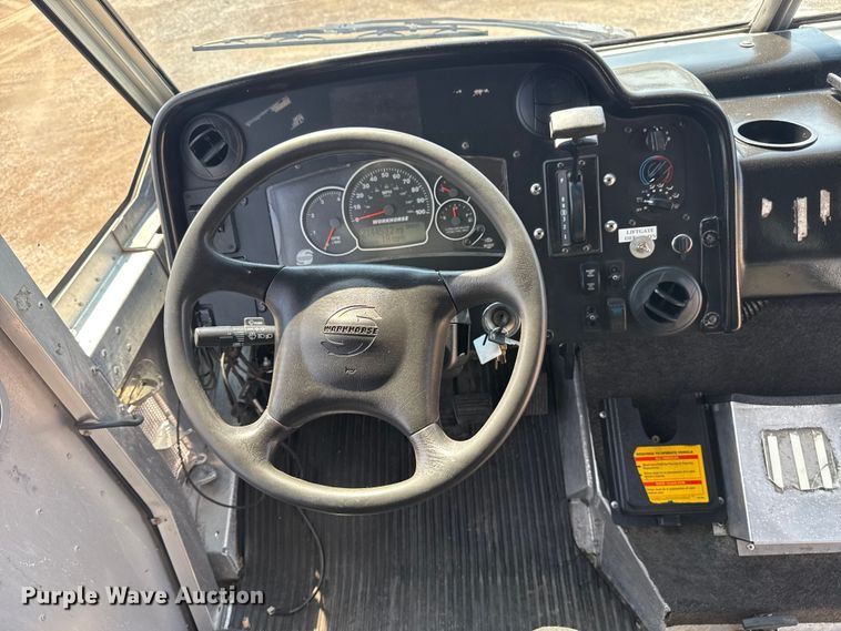 image for item EG6106 2010 Workhorse W62 delivery truck