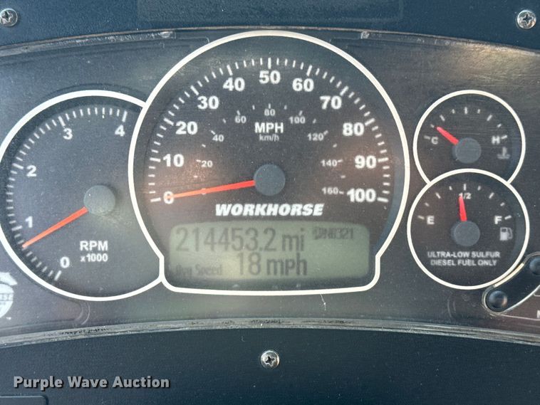 image for item EG6106 2010 Workhorse W62 delivery truck