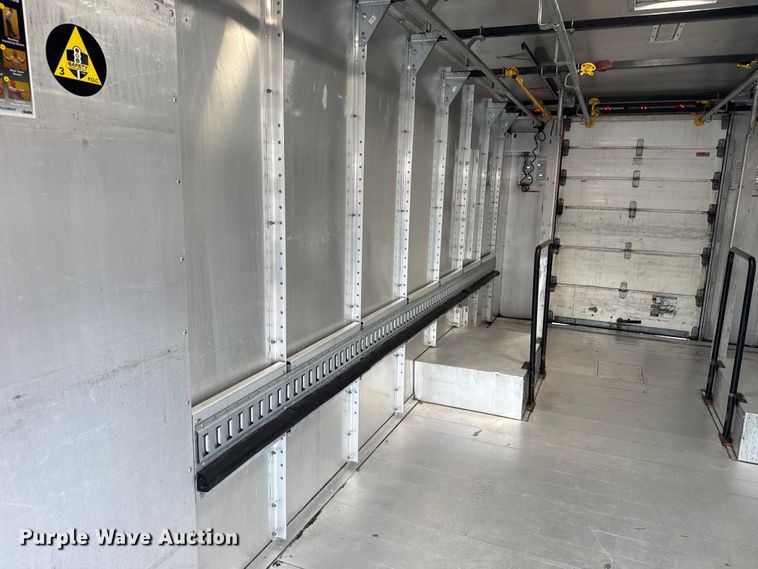 image for item EG6106 2010 Workhorse W62 delivery truck