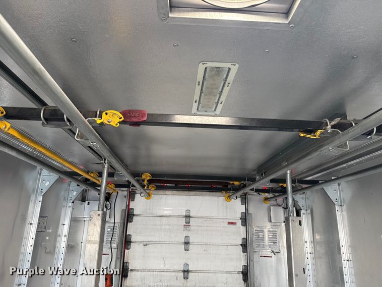 image for item EG6106 2010 Workhorse W62 delivery truck