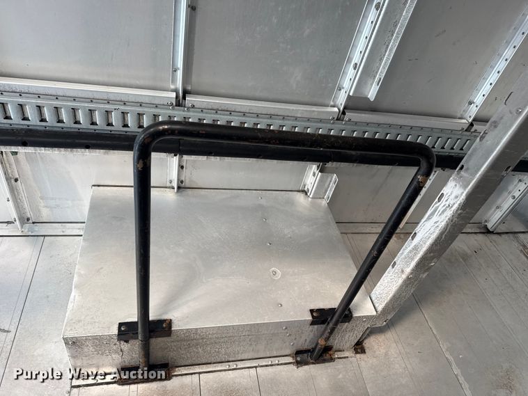 image for item EG6106 2010 Workhorse W62 delivery truck