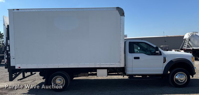 image for item EG6162 2017 Ford F450 Super Duty box truck