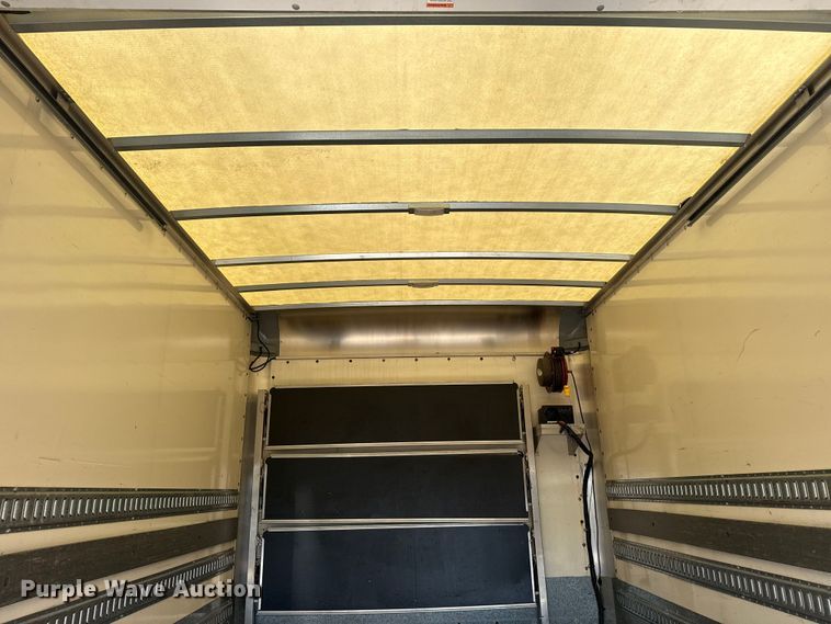 image for item EG6162 2017 Ford F450 Super Duty box truck