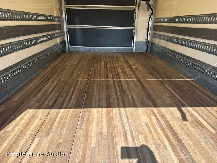 image for item EG6162 2017 Ford F450 Super Duty box truck