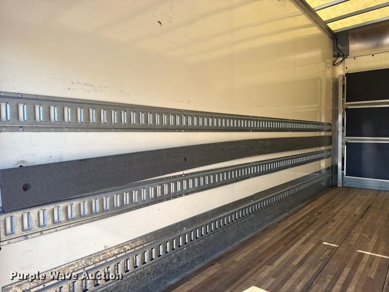 image for item EG6162 2017 Ford F450 Super Duty box truck