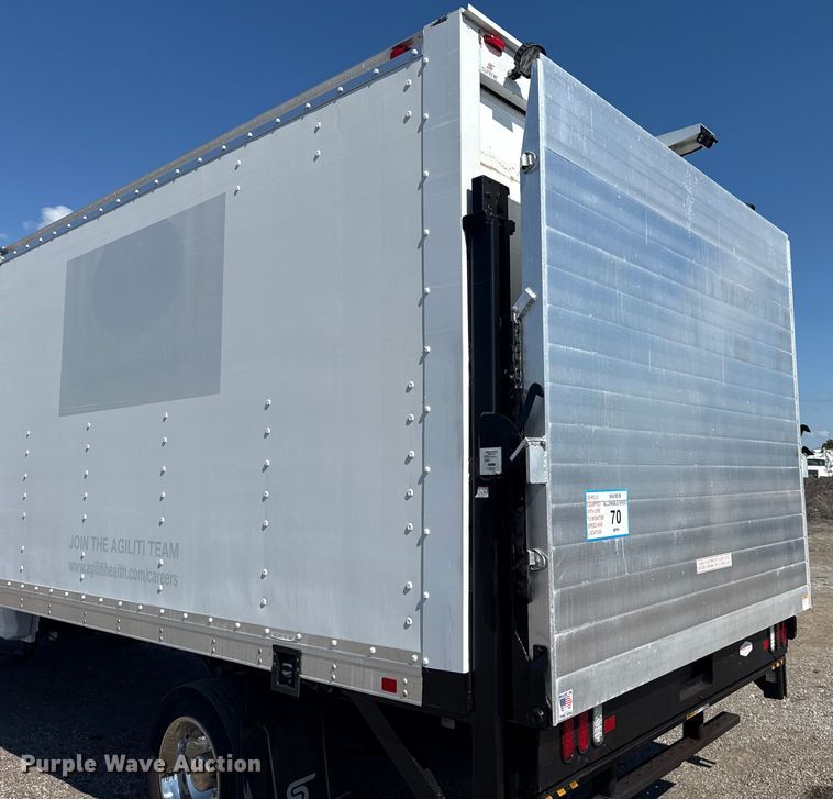 image for item EG6162 2017 Ford F450 Super Duty box truck