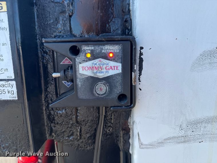 image for item EG6162 2017 Ford F450 Super Duty box truck