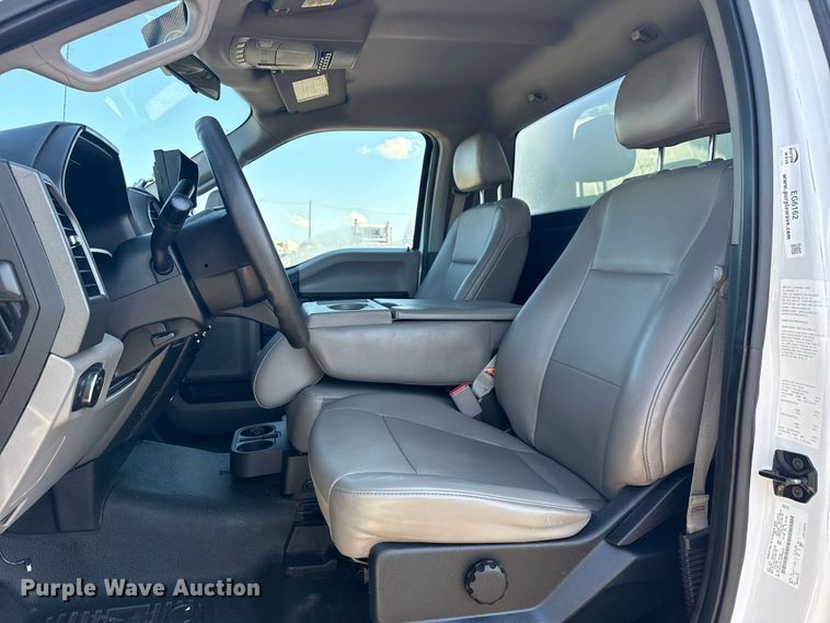 image for item EG6162 2017 Ford F450 Super Duty box truck