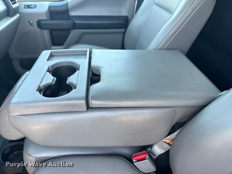 image for item EG6162 2017 Ford F450 Super Duty box truck