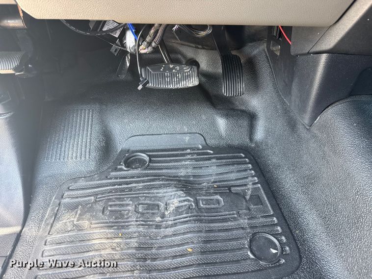 image for item EG6162 2017 Ford F450 Super Duty box truck