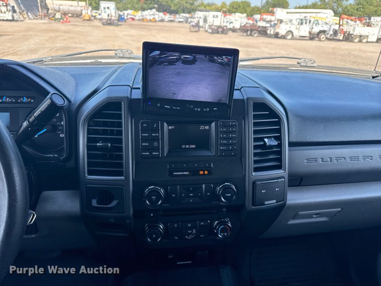 image for item EG6162 2017 Ford F450 Super Duty box truck