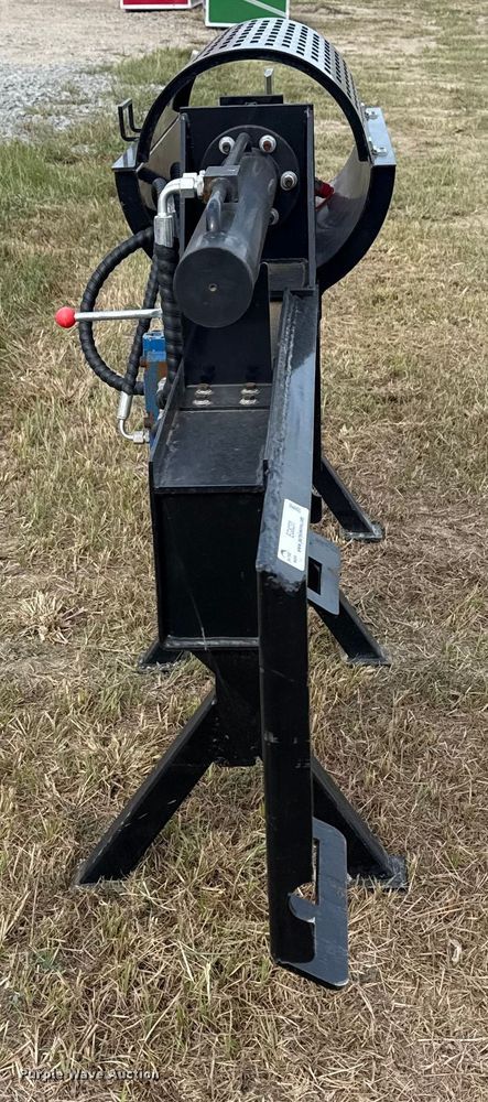 image for item EG8231 2024 GIYI SW58 skid steer wood splitter