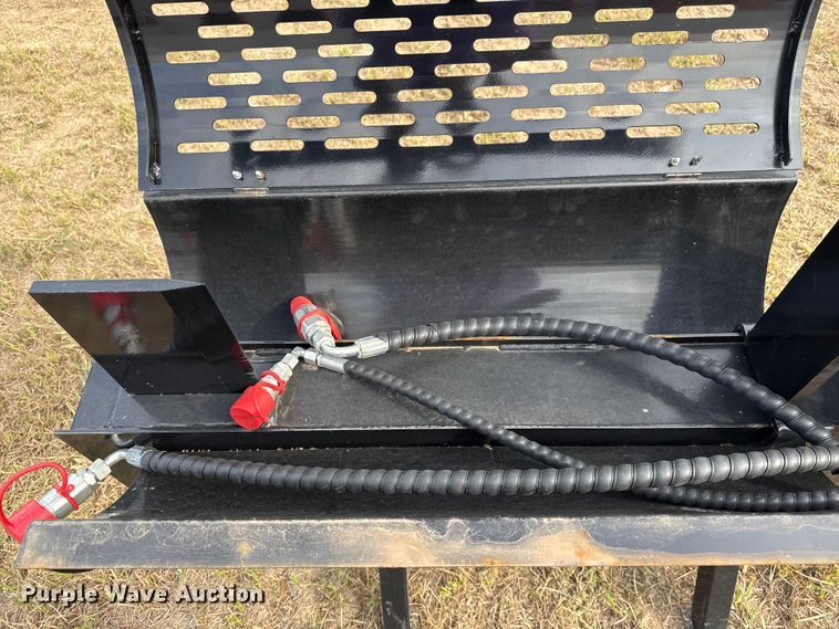 image for item EG8231 2024 GIYI SW58 skid steer wood splitter