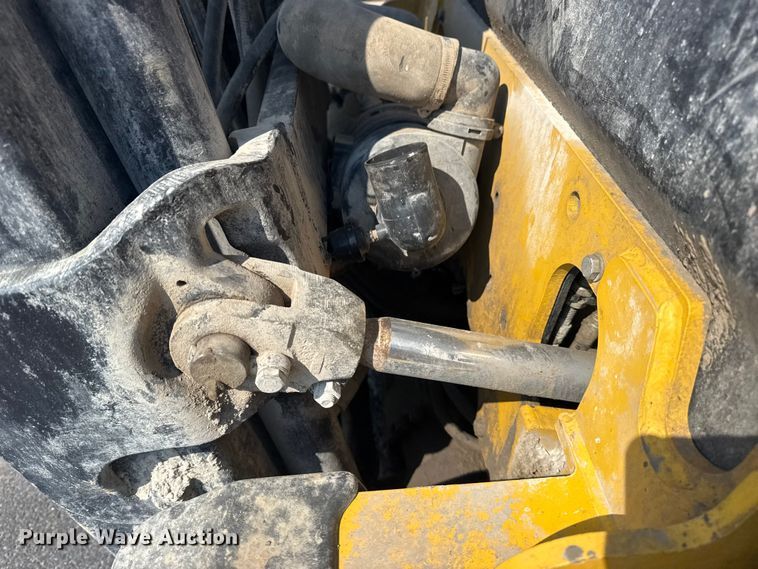 image for item EG8244 Yale forklift