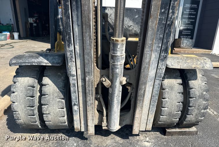 image for item EG8244 Yale forklift