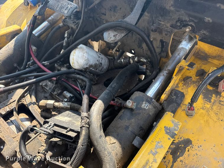 image for item EG8244 Yale forklift