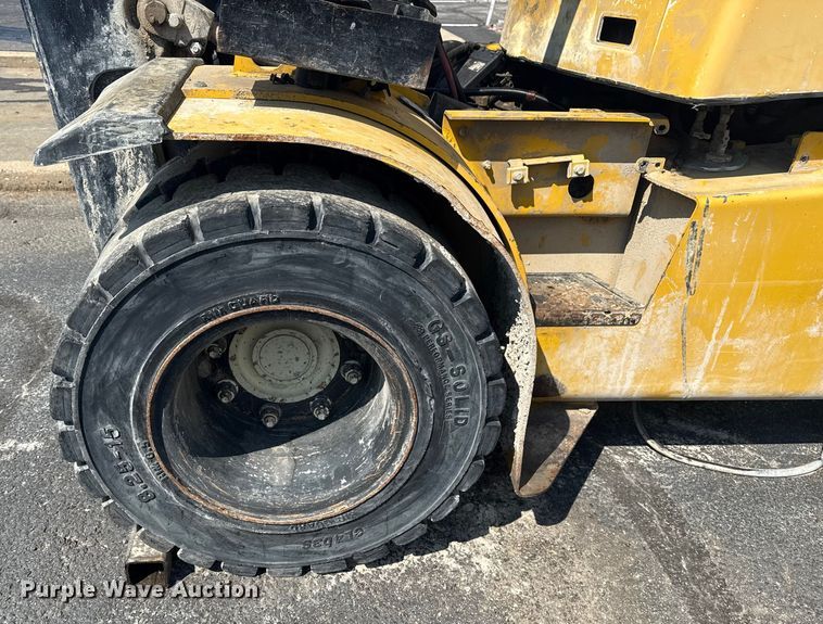 image for item EG8244 Yale forklift