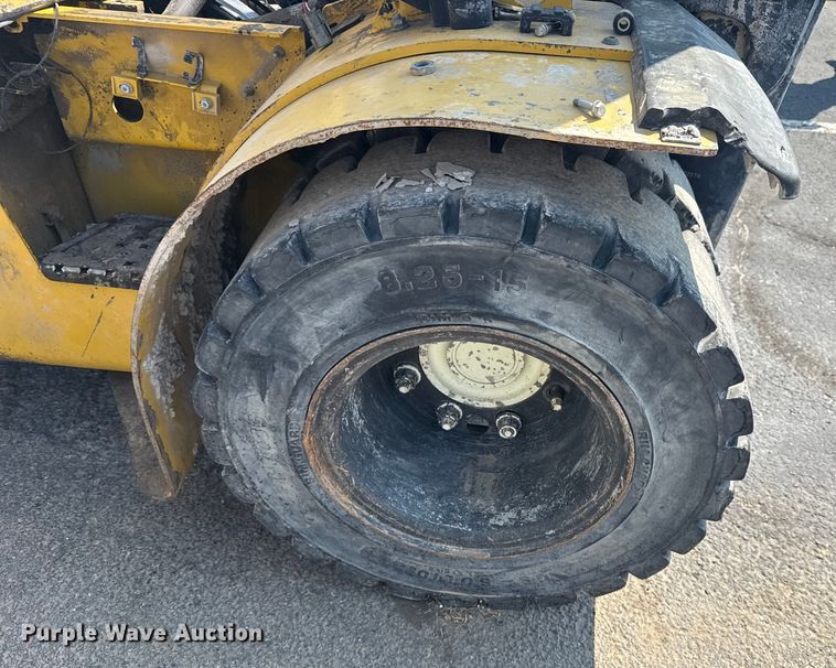 image for item EG8244 Yale forklift